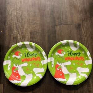 Green Grinch Holiday 16 Paper Plates